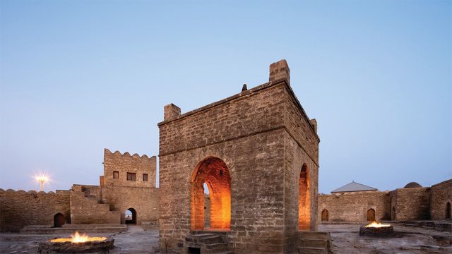 Đền Ateshgah (Azerbaijan). Ảnh: Saqr Travel