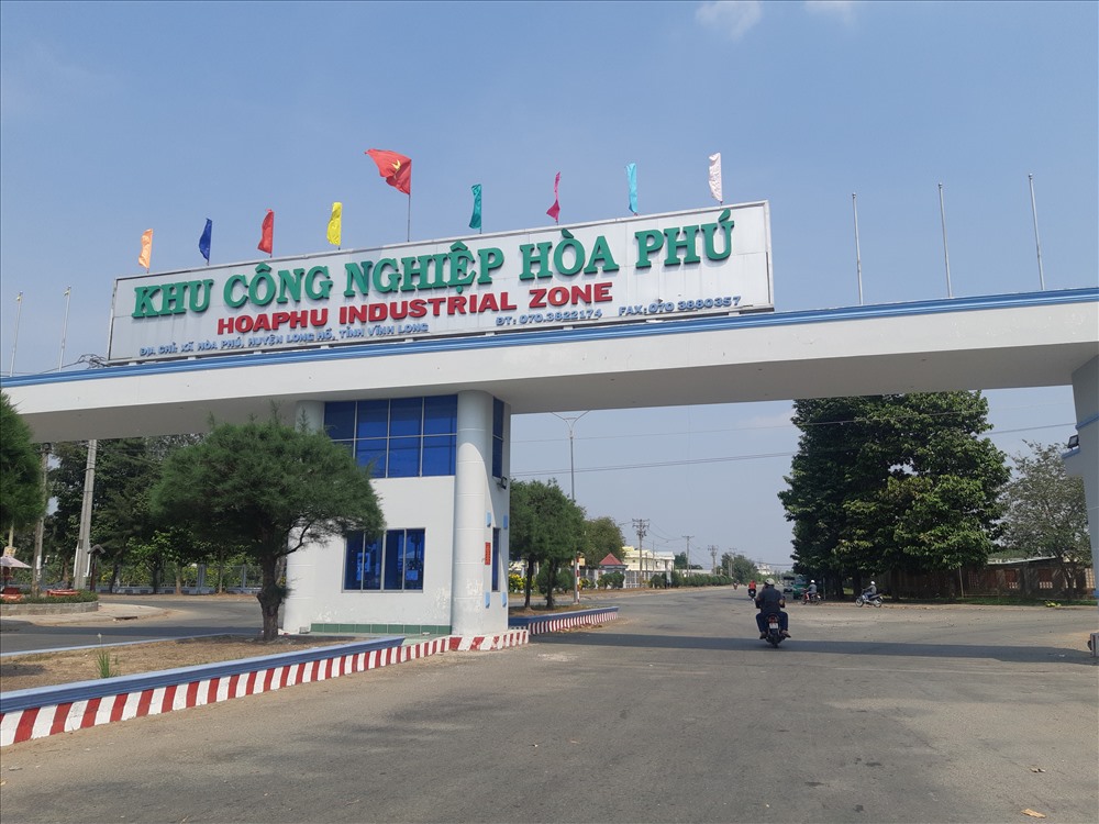 Lối vào Khu công nghiệp Hòa Phú, tỉnh Vĩnh Long. Ảnh: Bảo Trung