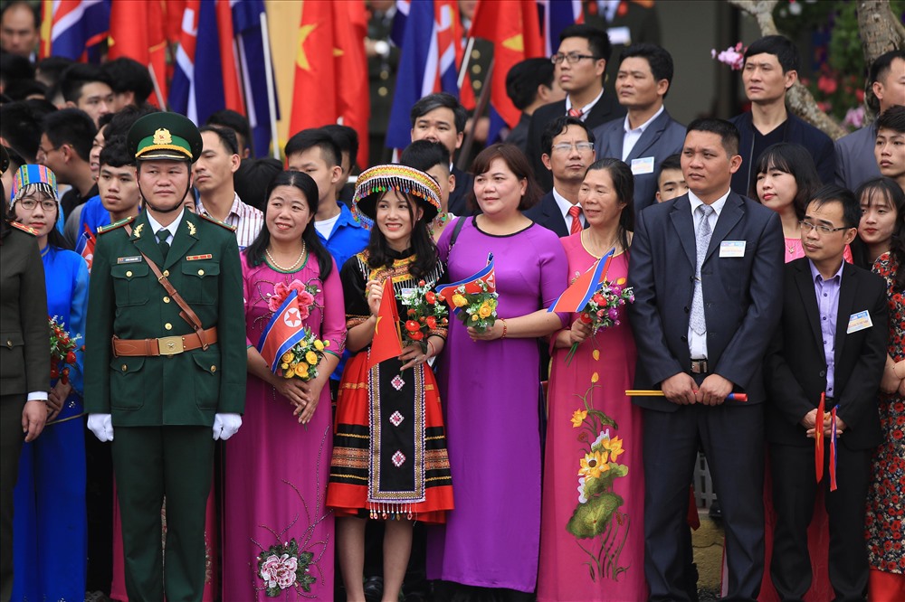 Rất đông người dân tới tiễn Chủ tịch Kim Jong-un.