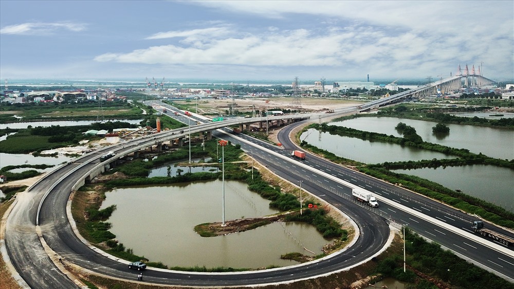 Cao tốc Hạ Long - Hải Phòng. Khi cao tốc Vân Đồn - Móng Cái đi vào hoạt động, Quảng Ninh là địa phương trong cả nước có 3 tuyến cao tốc, được xây dựng bằng hình thức hợp tác công tư. Ảnh: Đỗ Phương