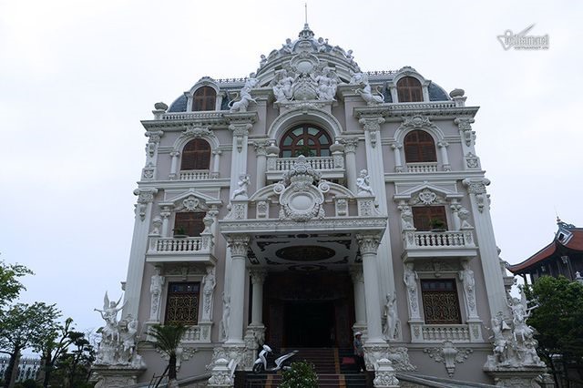 Đây là một trong những công trình thể hiện sự giàu có, sung túc của người dân huyện Hải Hậu. 