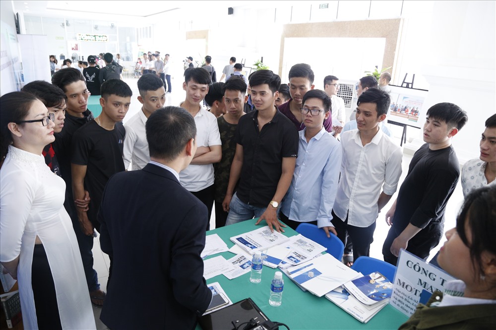 20 gian hàng tuyển dụng của các doanh nghiệp Nhật Bản mang đến hàng trăm vị trí thực tập nghề nghiệp và làm việc tại Nhật dành cho sinh viên ĐH Đông Á các ngành.