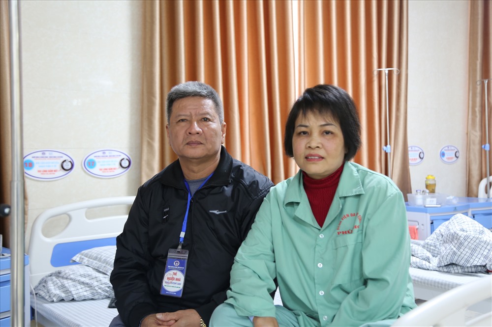 Người bệnh Phạm Thị Xuân đang dần khỏe mạnh trở lại bên cạnh người thân. Ảnh: Cao Thủy 