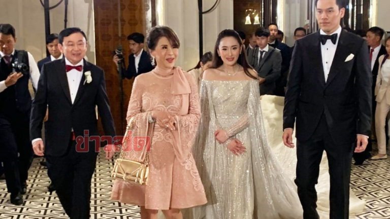 Công chúa Thái Lan Ubolratana Mahidol, ông Thaksin Shinawatra và bà Yingluck Shinawatra có mặt trong đám cưới ở Hong Kong tối 22.3. Ảnh: SCMP, Khaosod. 