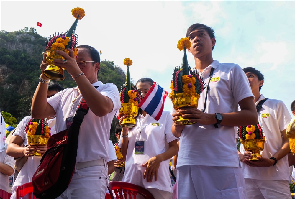 Các đoàn chư tôn, tăng ni và phật tử của các nước như Thái Lan, Hàn Quốc, Myanmar cũng tham dự lễ hội Quán Thế Âm - Ngũ Hành Sơn.