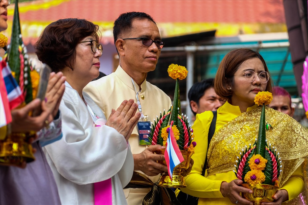 Các phật tử Hàn Quốc và Thái Lan tại Lễ hội Quán Thế Âm.
