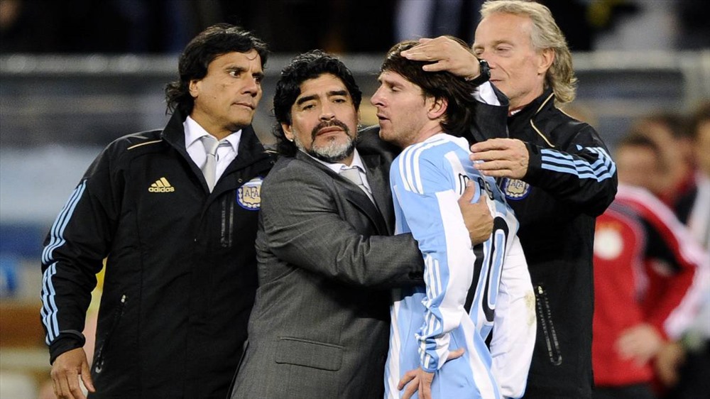 Maradona cho rằng lứa cầu thủ hiện tại của Argentina quá kém cỏi. Ảnh AS English - Diario AS