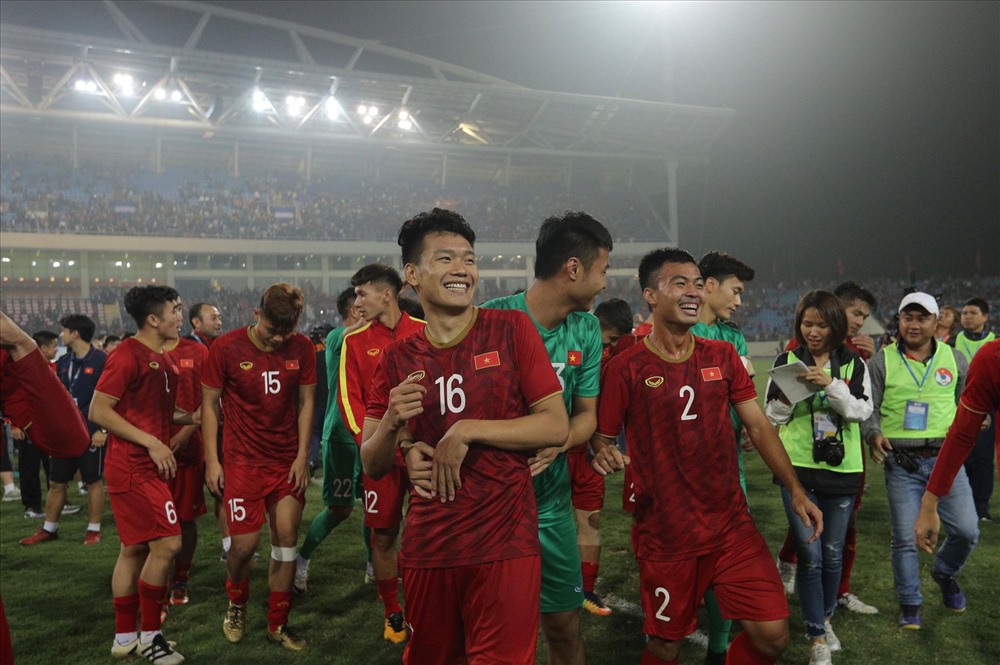 Đừng bỏ lỡ những hình ảnh đầy sức sống của đội tuyển U23 Việt Nam trong các trận đấu gần đây! Tận hưởng một chút không khí bóng đá đầy cảm xúc với màn trình diễn ấn tượng và hình ảnh đẹp lung linh của đội tuyển của chúng ta nhé!