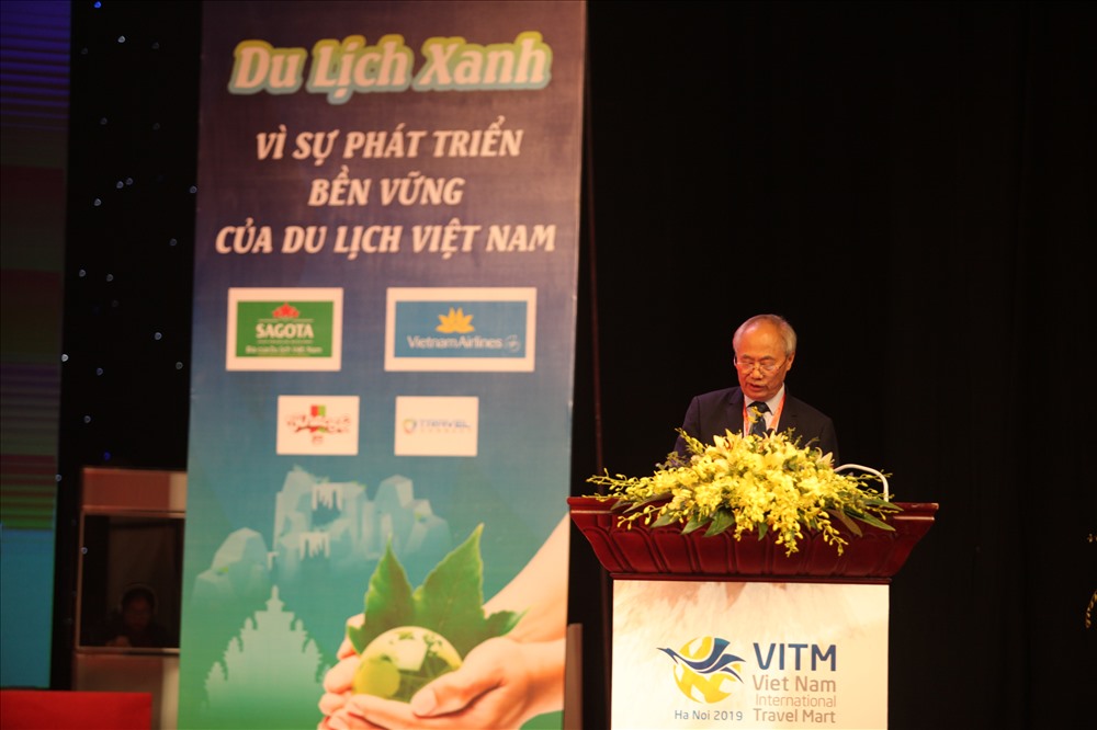 Phát biểu tại lễ khai mạc, ông Vũ Thế Bình - Phó Chủ tịch thường trực Hiệp hội Du lịch Việt Nam – đại diện đơn vị tổ chức cho biết: ‘Đây là lần thứ 7 Hội chợ Du lịch Quốc tế Việt Nam VITM được tổ chức sau thành công của những năm trước. Hội chợ năm nay với chủ đề ‘Du lịch xanh’ có quy mô lớn nhất so với các năm tổ chức trước đó. Trong 4 ngày diễn ra hội chợ sẽ triển khai 2 hoạt động chính: tổ chức sân chơi cho các doanh nghiệp, các cơ quan xúc tiến du lịch trong nước và quốc tế; diễn đàn mở rộng về du lịch bao gồm hàng loạt hội nghị , hội thảo, tọa đàm trước mắt và lâu dài của ngành kinh tế du lịch.”