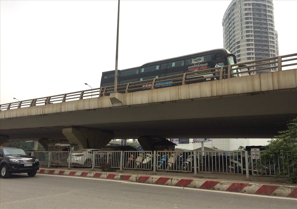 UBND TP Hà Nội đã có đề xuất với Bộ GTVT điều chỉnh một số nội dung của Thông tư 35 nhằm cho phép Hà Nội được tiếp tục trông giữ phương tiện tại một số gầm cầu vượt cạn đến hết năm 2023. 