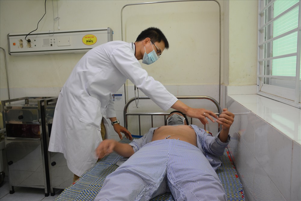 Một trường hợp bệnh nhân dương tính với sởi đang được điều trị tại TP.Tam Kỳ (Quảng Nam). Ảnh: Đ.V