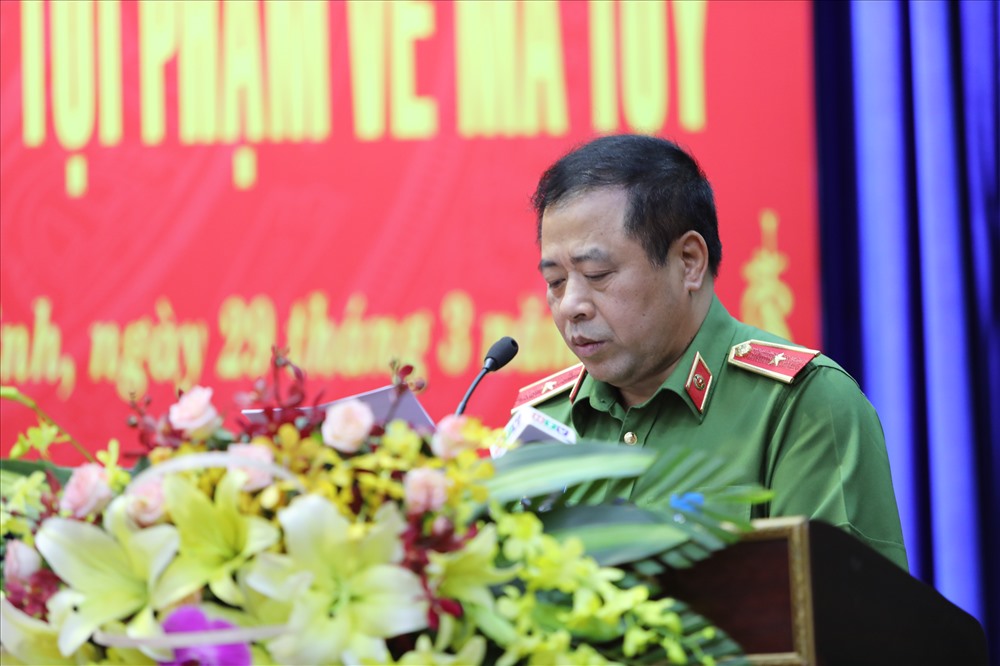 Thiếu tướng Phạm Văn Các - Cục trưởng C04 báo cáo lại kết quả chuyên án 218LP tại buổi trao thưởng của Bộ Công an diễn ra vào chiều nay tại TPHCM.