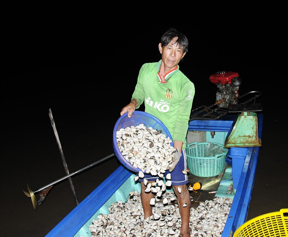 Đặc sản nghêu biển Khai Long, huyện Ngọc Hiển
