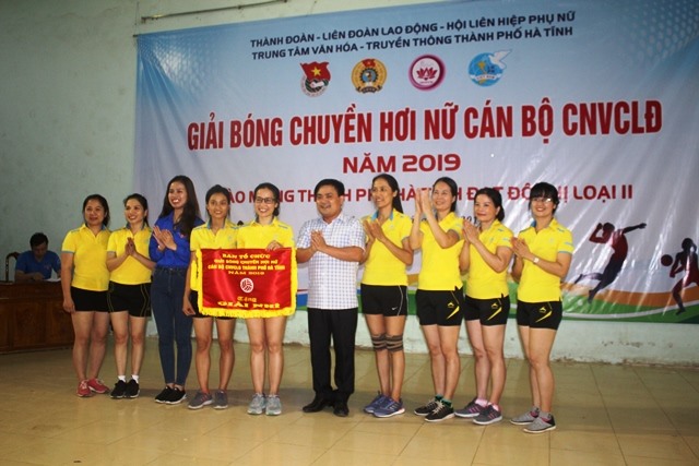 Đội Tiểu học Trần Phú đạt giải Nhì