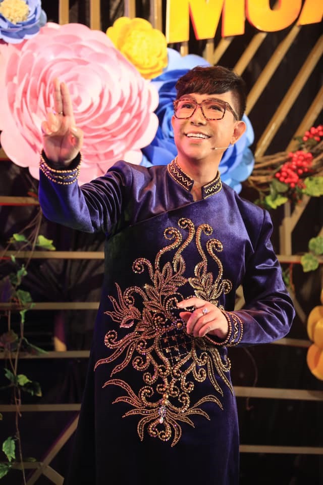 Hình ảnh mới nhất của ca sĩ Long Nhật sau tin đồn chuyển giới. Ảnh: FBNV. 