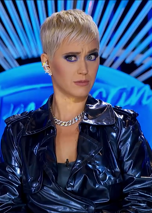 Biểu cảm của Katy Perry khi nghe Minh Thư hát. 
