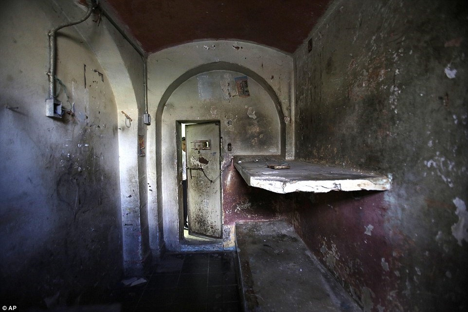 Nó đã bị đóng cửa và bỏ hoang vào năm 2014. Hiện tại du khách được phép tham gia các chuyến tham quan có hướng dẫn của nhà tù.  