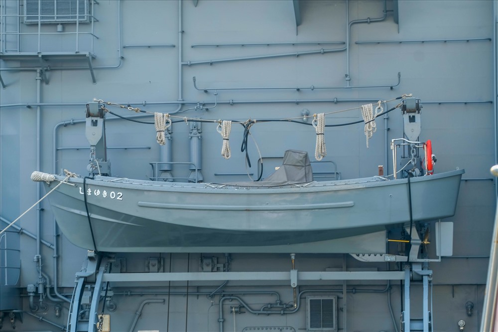 Một số trang thiết bị của tàu huấn luyện lực lượng tự vệ trên biển Nhật Bản.