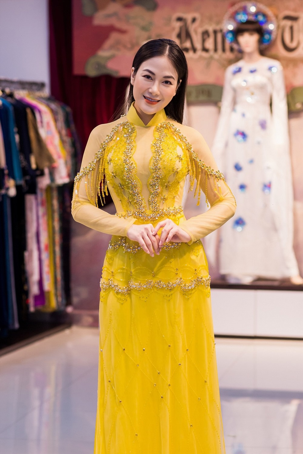 Sao Mai Tuyết Nga tự tin trước giờ lên đường sang Singapore dự thi Hoa hậu Áo dài Việt Nam. Ảnh: NVCC. 