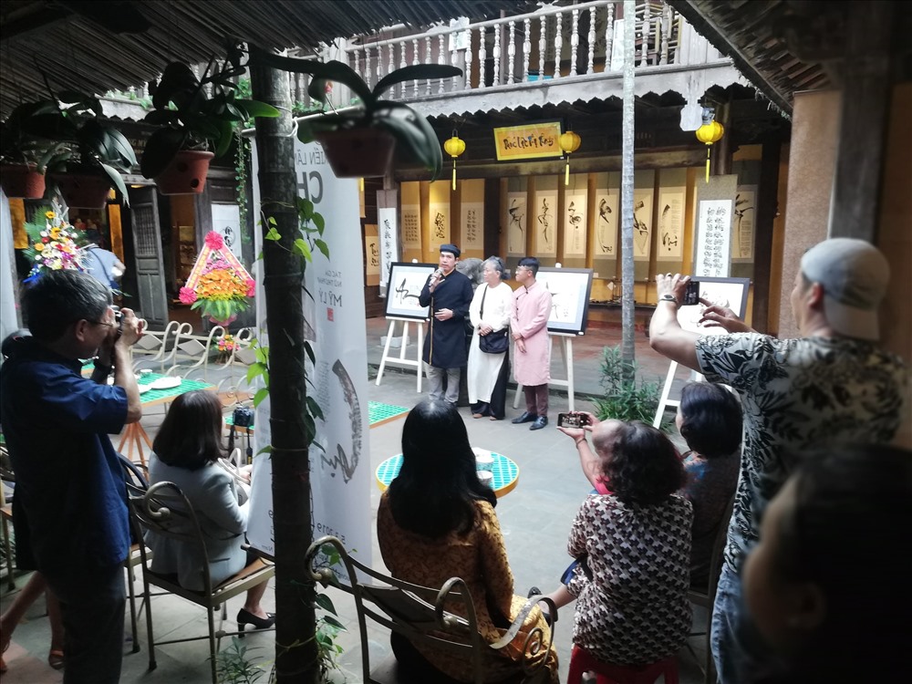 Lần đầu tiên, ba thế hệ nghệ sĩ thư pháp cùng góp mặt trong một triển lãm