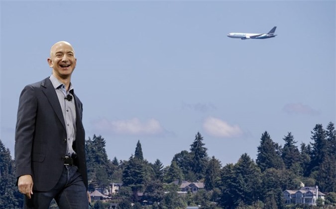 Ngôi nhà của Jeff Bezos - người đàn ông giàu có nhất hành tinh nằm trên một khu đất rộng hơn 20.000 m2, gồm 2 căn nhà có diện tích lần lượt gần 2.000 m2 và gần 800 m2.  