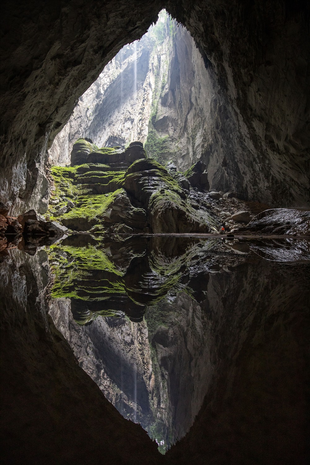 Hình ảnh đẹp đến ngoạn mục về các hang động dưới nước  VTVVN