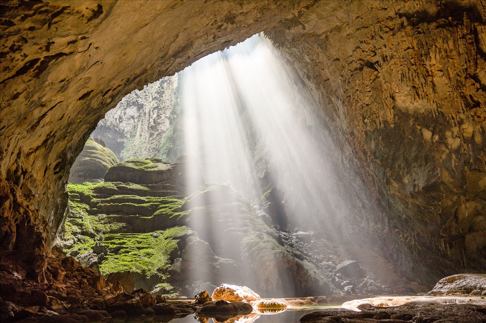 Từ năm 1990 đến năm 2019, nhóm thám hiểm hang động của BCRA (British Cave and Research Association) do ông Howard Limbert dẫn đầu đã khảo sát hơn 350 hang tại khu vực VQG Phong Nha – Kẻ Bàng và 20 hang động ở các vùng lân cận.