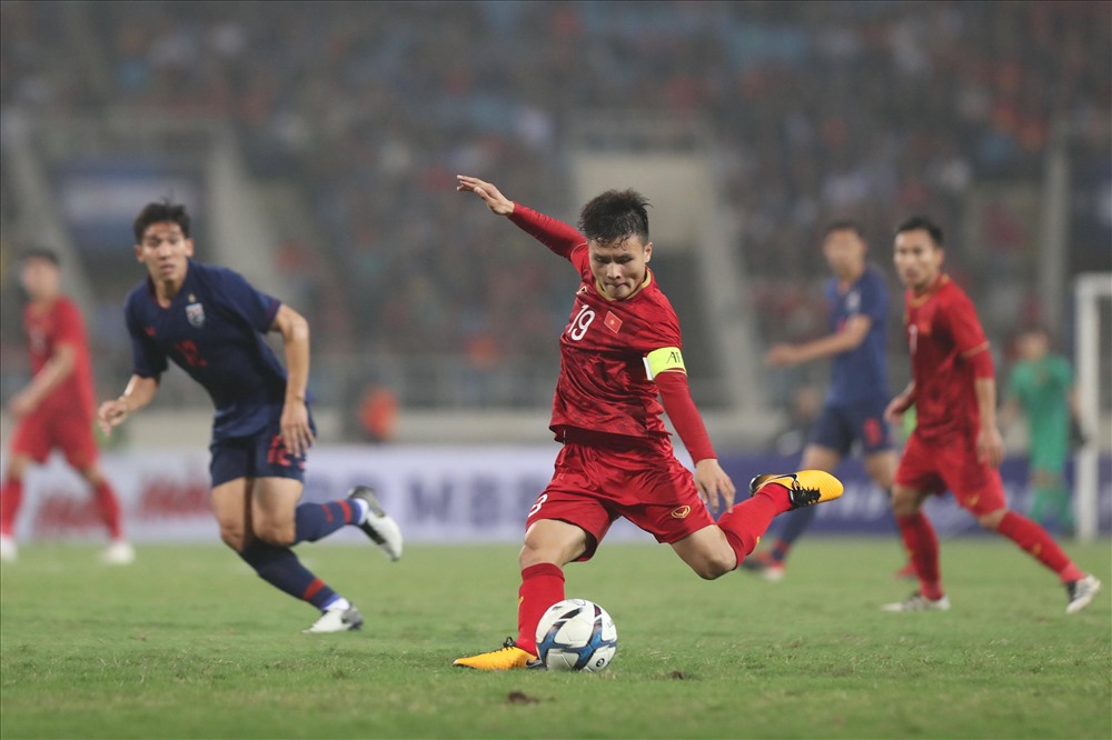 Quang Hải rất có thể sẽ tham dự cả vòng loại World Cup 2022 và SEA Games 30. Ảnh Sơn Tùng