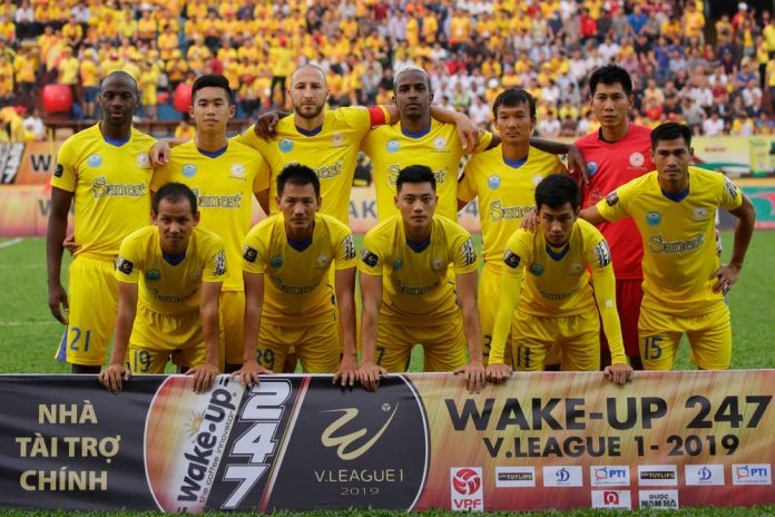 5 trận đấu liên tiếp trên sân nhà 19.8, S. Khánh Hòa BVN đất bại trước CLB Hà Nội. Ảnh: VPF