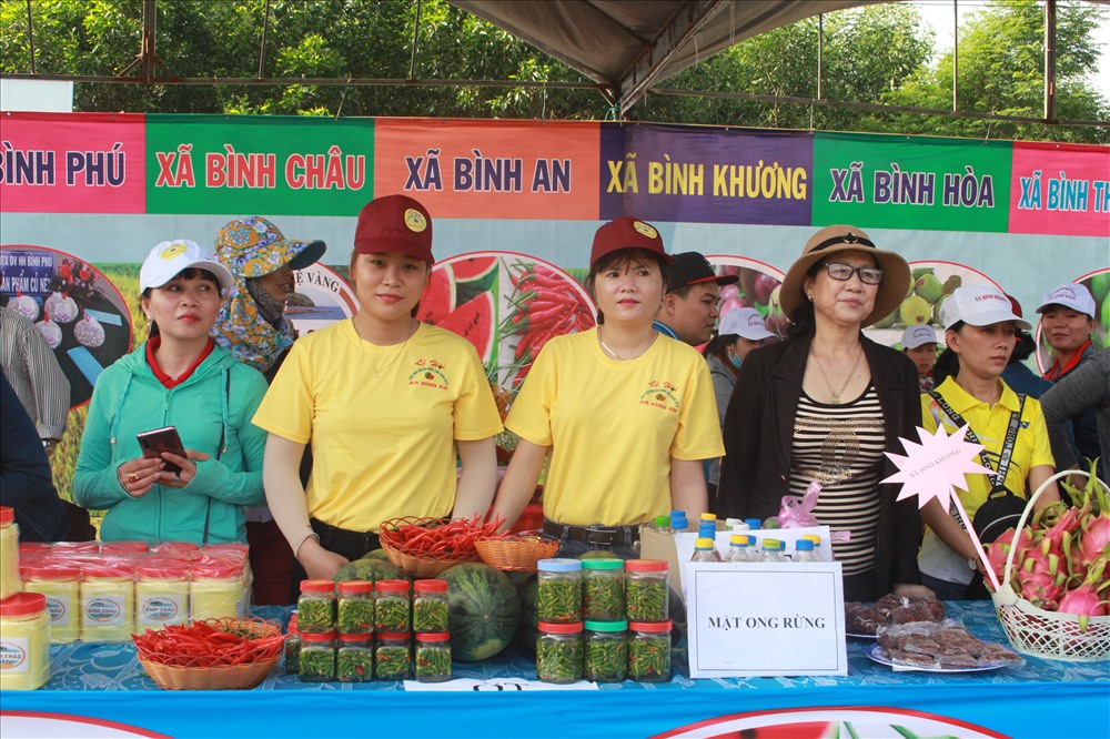 Một trong số các sản phẩm tiêu biểu khác của Quảng Ngãi trong lễ hội dưa hấu.