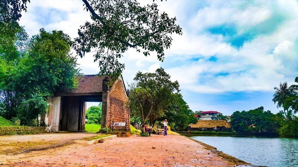 Đường Lâm là một xã thuộc thị xã Sơn Tây, Hà Nội. Nơi đây là làng cổ đầu tiên ở Việt Nam được Nhà nước trao bằng Di tích lịch sử văn hóa quốc gia ngày 19.5.2006. Ảnh: Báo du lịch