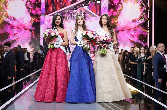 Top 3 chung cuộc hoa hậu Nga 2019. Ảnh: Tass. 