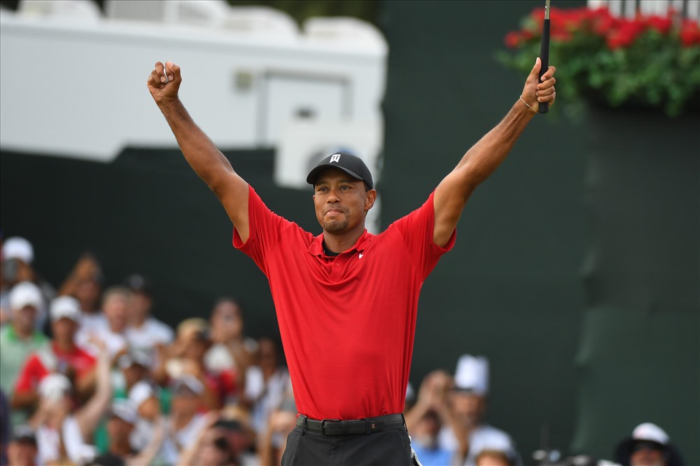 Sự kiện Tiger Woods vô địch TOUR Championship 2018 làm lu mờ việc Justin Rose giành danh hiệu FedEx Cup mùa 2017-2018. Ảnh: CBS News
