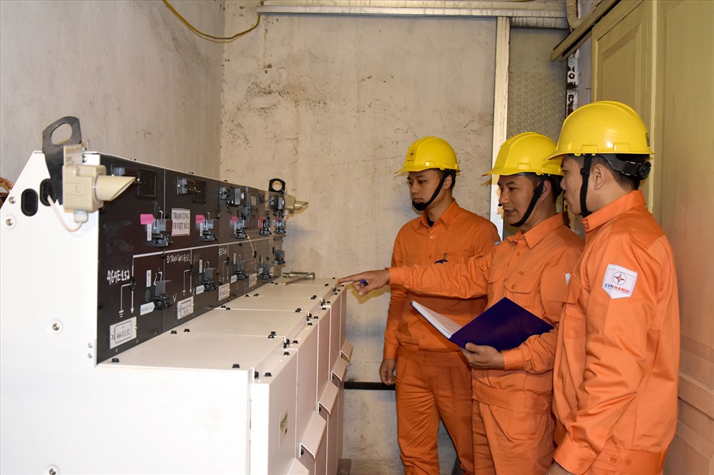EVN HANOI lên phương án đảm bảo cung ứng điện trong những ngày lễ lớn của đất nước. Ảnh: H.Trang