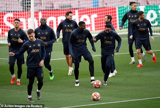 Manchester United vẫn còn nguyên khả năng lội ngược dòng khi mới chỉ thua 1 bàn ở lượt đi. Tuy nhiên, Barcelona được dự đoán “khó nhằn” hơn PSG ở vòng trước rất nhiều. Ảnh: Reuters.