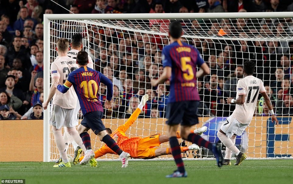 Khoảnh khắc siêu hạng của Messi. Ảnh: Reuters.