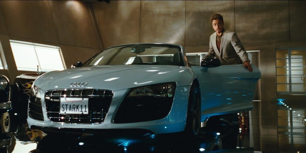 Tiếp nối phần 1, phần 2 của bộ phim Iron Man vẫn hợp tác với Audi nhưng lần này là chiếc R8 bản mui trần.