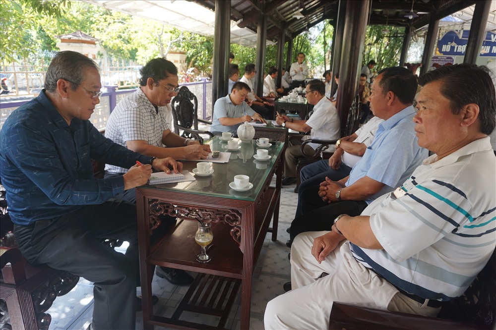 Đại diện các Sở, ngành cũng tham gia cà phê cùng Chủ tịch UBND tỉnh để lắng nghe ý kiến của DN