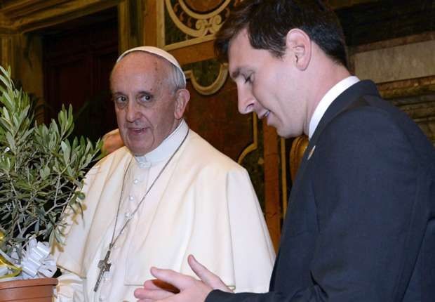 Messi và đội tuyển Argentina từng diện kiến Giáo hoàng vào năm 2013. 