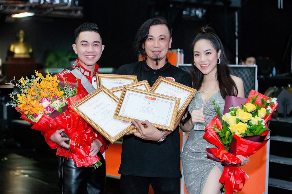 Ban nhạc Phương Đông dưới sự điều hành của NSƯT Nguyễn Anh Tuấn, trưởng ban nhạc, đã tham gia thi đấu với 3 tiết mục.