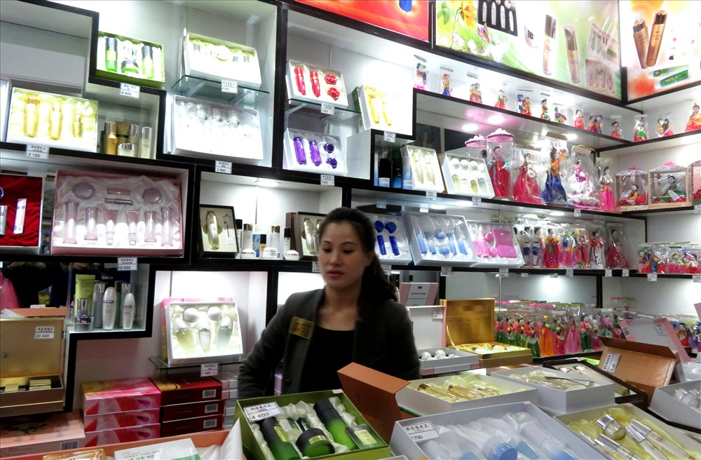 Một quầy bán mỹ phẩm ở Bình Nhưỡng
