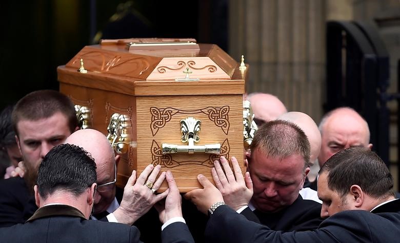 Tang lễ của nhà báo Lyra McKee bị thiệt mạng sau khi một tay súng được tổ chức tại Nhà thờ St. Anne ở Belfast, Bắc Ireland.