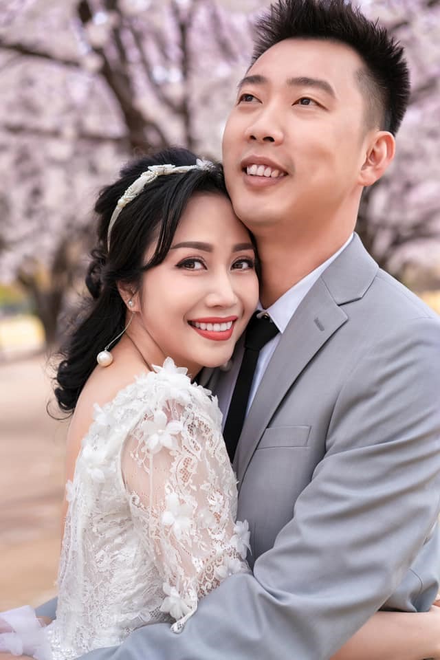 Hiện tại, Ốc Thanh Vân và ông xã đã có với nhau 3 người con. Nữ MC cũng thường xuyên chia sẻ những hình ảnh gia đình hạnh phúc trên trang cá nhân. 