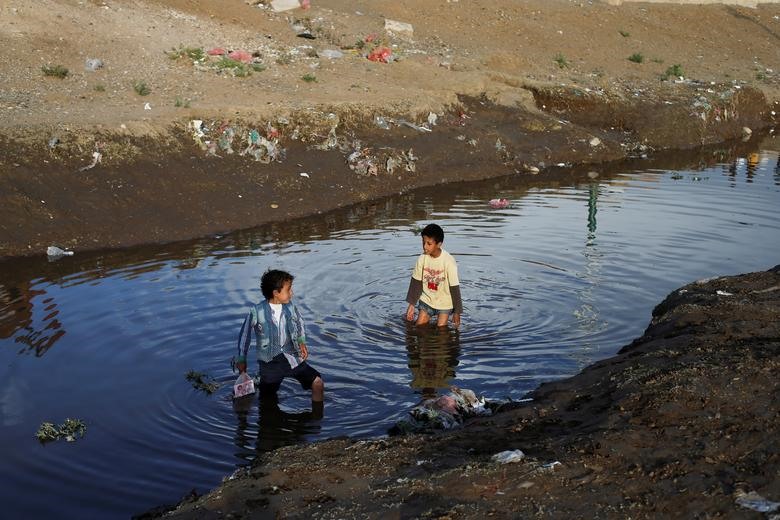 Hệ thống y tế bị tê liệt, bệnh nhân tả Yemen phải đi xa hàng chục km để tìm kiếm sự chăm sóc. Nhiều trường hợp khi tới gặp bác sĩ đã rơi vào trạng thái suy thận hoặc tĩnh mạch co do mất nước.
