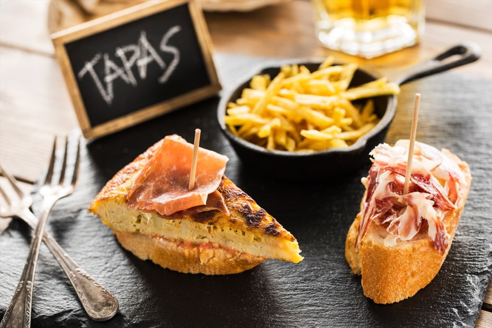 Tapas - món khai vị đặc trưng trong ẩm thực của người Tây Ban Nha