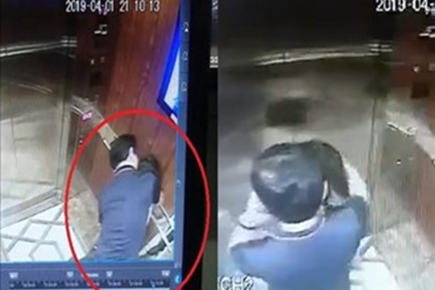 Hình ảnh ghi cảnh bé gái bị người đàn ông có hành vi sàm sỡ trong thang máy.