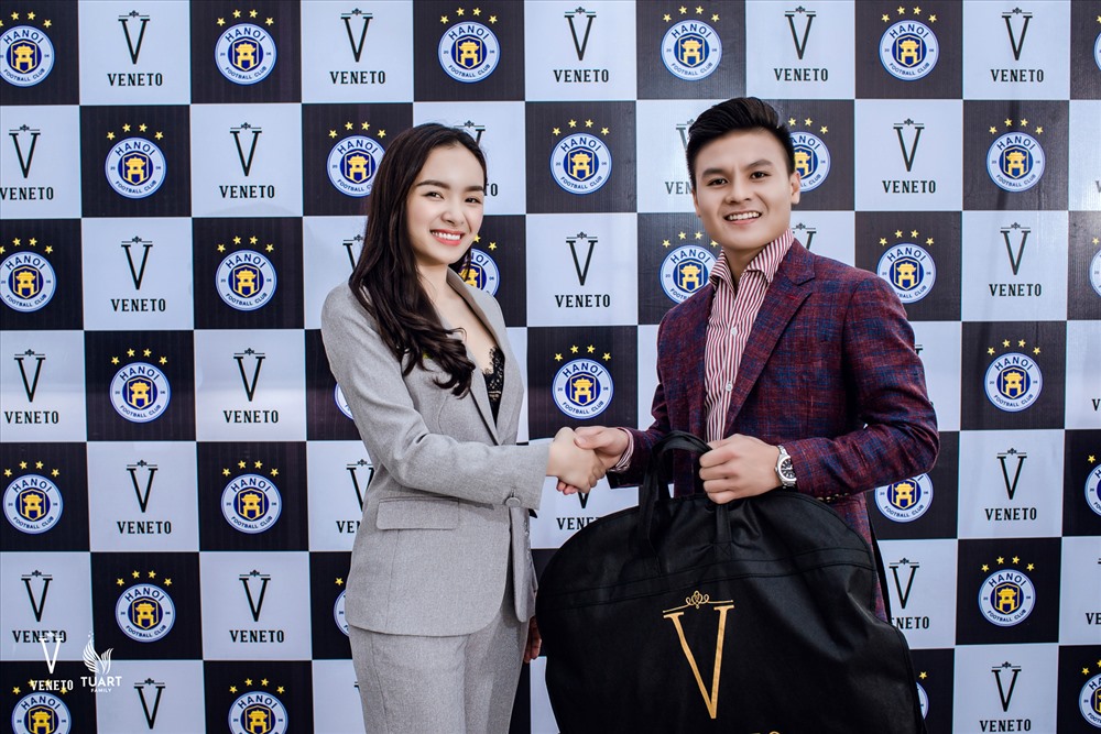 Vào cuối tháng 3, thương hiệu thời trang trẻ Veneto ký kết hợp đồng tài trợ trang phục cho CLB Hà Nội. 