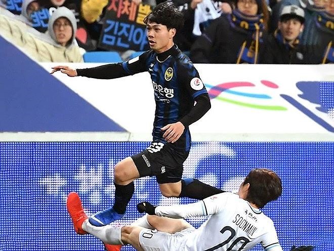 Công Phượng nhận nhiều sự khen ngợi sau trận gặp Daegu FC. 