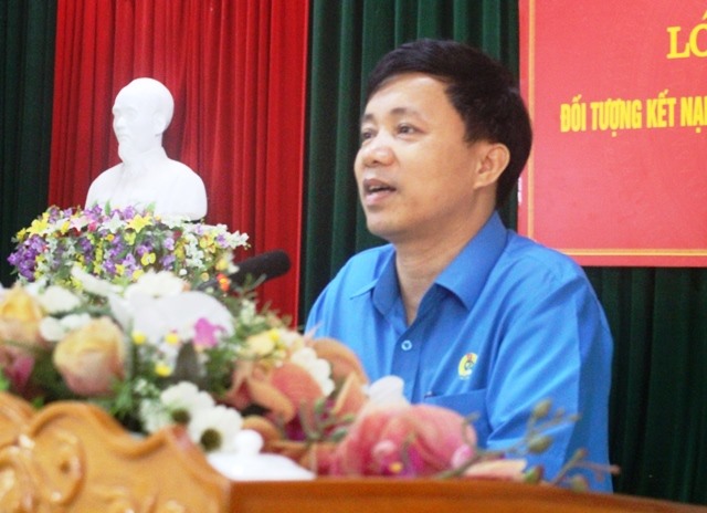 Đồng chí Nguyễn Văn Danh - Chủ tịch LĐLĐ Hà Tĩnh phát biểu tại lớp bồi dưỡng