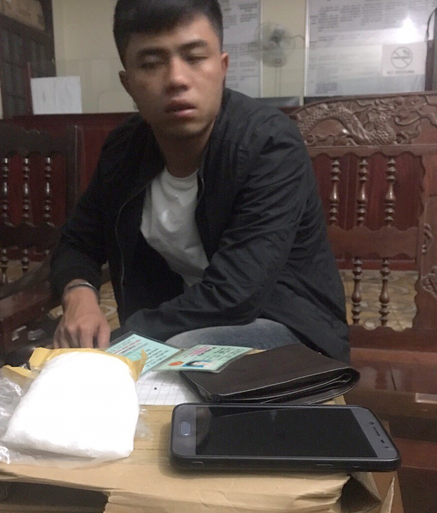 Đối tượng Đạt bị bắt giữ cùng 1.000 gam ma túy. Ảnh: BP.